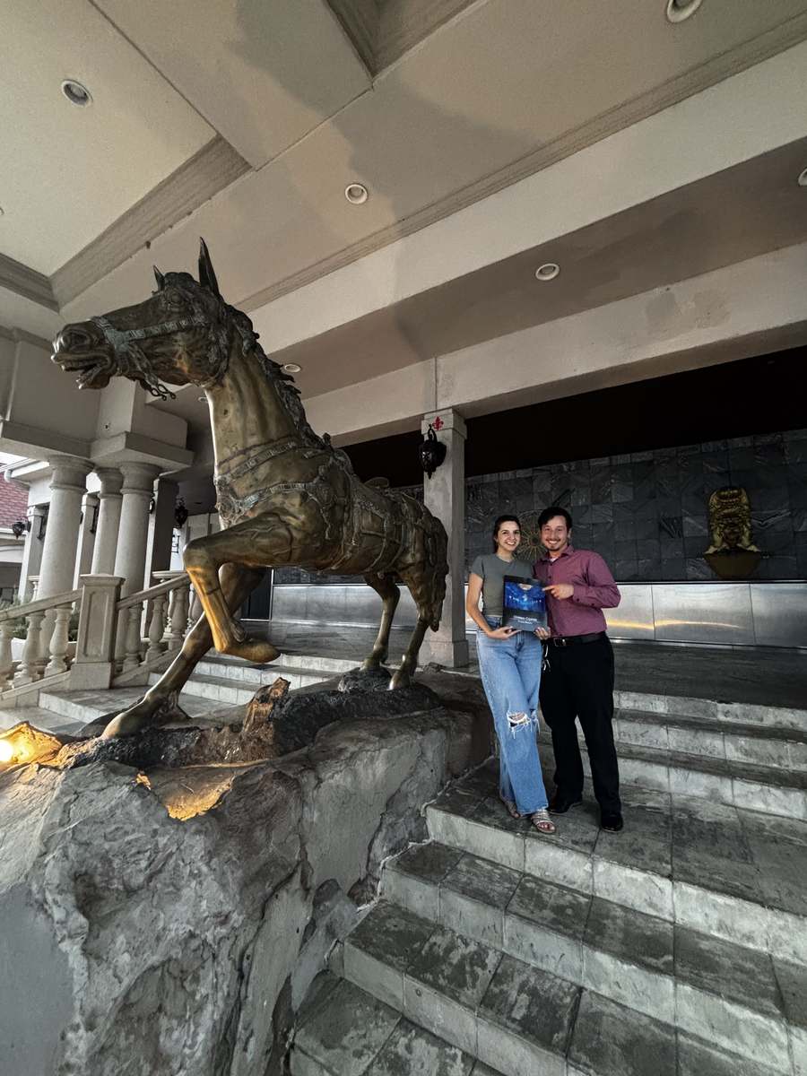 Paul and Leslie engagement photo 8